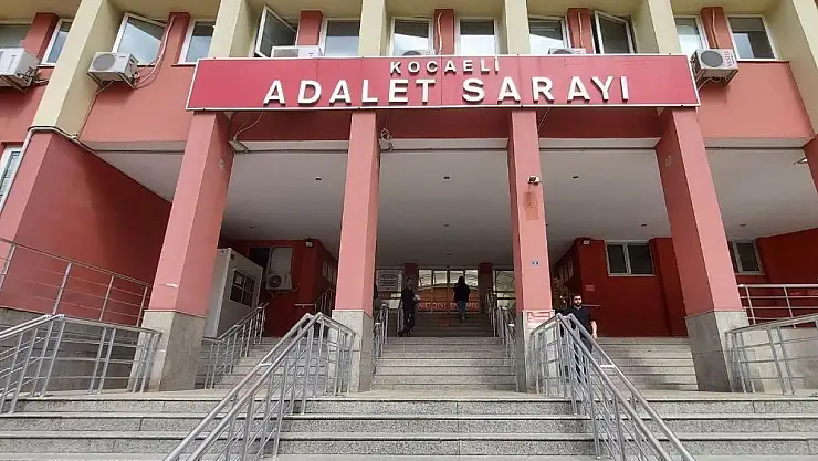 Her Şey Mahkemede Ortaya Çıktı! Kızının Etek Giymesine İzin Vermeyen Babaya İftira