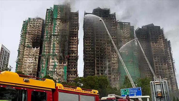 Hong Kong'da Sitede Çıkan Yangında 55 Kişi Öldü, 279 Kişiden Haber Alınamıyor