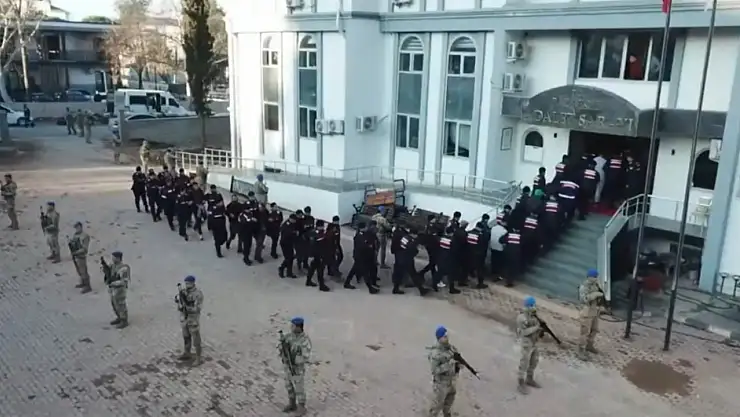 Hücre Operasyonlarında 9 Ayrı Suç Örgütü Çökertildi, 76 Kişi Yakalandı