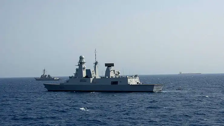 Husilere ait gemisavar füzesi düşürüldü