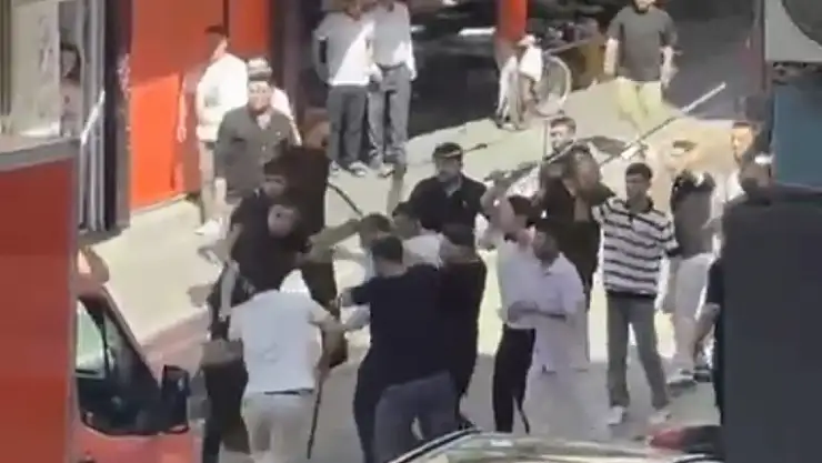 İki grup arasında taşlı sopalı kavga