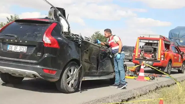İki kız kardeş, feci kazada can verdi!