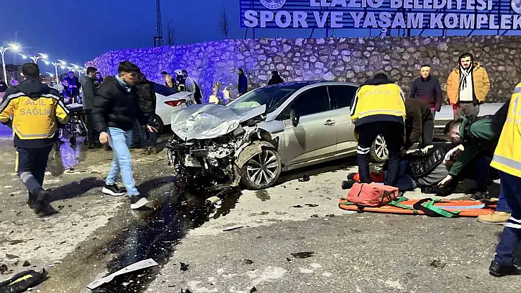 İki otomobil çarpıştı: 2'si ağır 3 yaralı