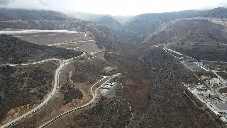 İliç'teki Maden Faciasında Toprak Altında Kalan  Araç Bulundu