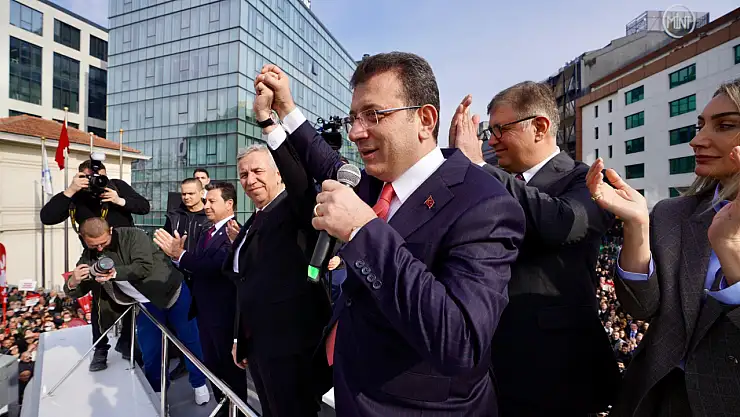 İmamoğlu Adliye Önünde Halka Seslendi: 'Sandık, gelecek, bu iktidar gidecek'