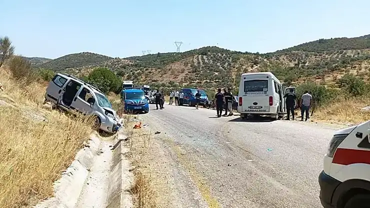 İncir işçilerini taşıyan minibüs kaza yaptı: 8 yaralı