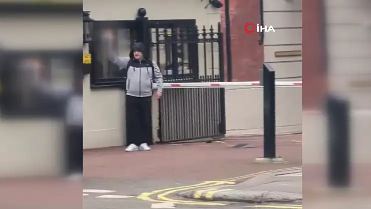 İngiltere'de Kur'an Yakan Adam Etkisiz Hale Getirildi