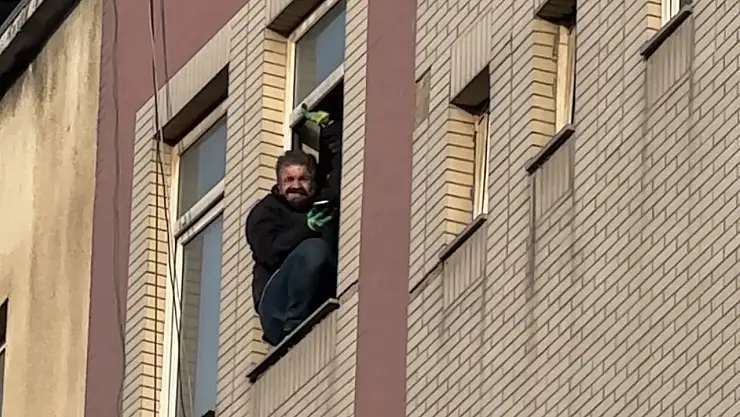 İntihar Girişiminde Bulunan Vatandaşı  Emniyet Müdürü İkna Etti