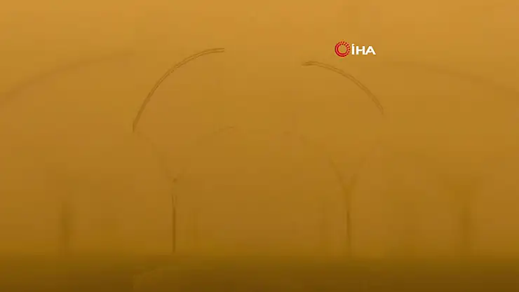 Irak'ı kum fırtınası vurdu