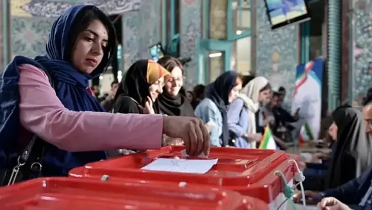 İran'da Cumhurbaşkanlığı Seçimi 28 Haziran'da Yapılacak