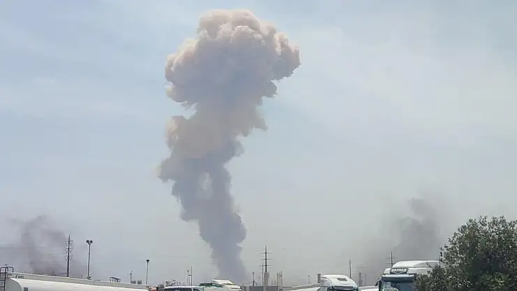 İran'ın Bandar Abbas kentinde şiddetli patlama!