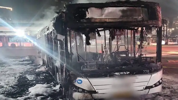 İsrail'de iki yolcu otobüsünde patlama meydana geldi