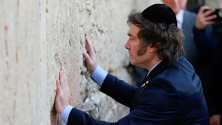 İsrail Destekçisi Arjantin Devlet Başkanı Ağlama Duvarında