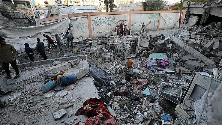 İsrail Gazze'de Sivilleri Hedef Aldı! Çok Sayıda Ölü ve Yaralı Var