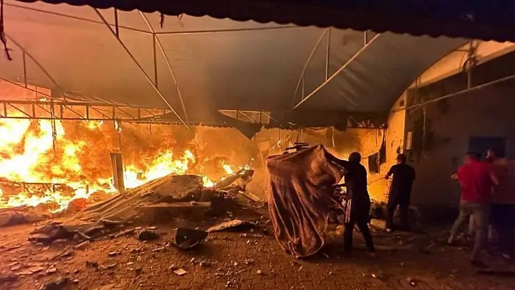 İsrail Gazze'de Yine Çadırları Hedef Aldı! En Az 20 Ölü