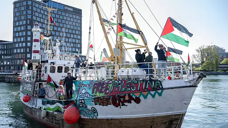 İsrail, Hanzala gemisinde gözaltına aldığı son 2 aktivisti de serbest bıraktı