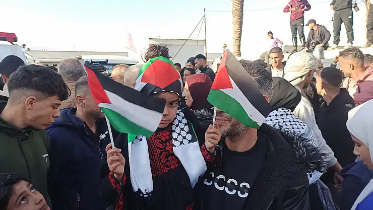 İsrail'in Serbest Bıraktığı 16 Filistinli Gazze'de