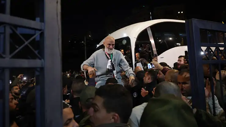 İsrail'in serbest bıraktığı Filistinli mahkumlara coşkulu karşılama