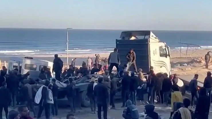 İsrail'in yardım bekleyen Filistinlilere yaptığı saldırıda can kaybı artıyor