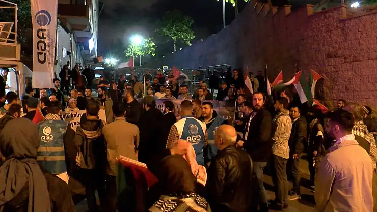 İsrail Saldırıları ABD ve İsrail Başkonsolosluğu Önünde Protesto Edildi