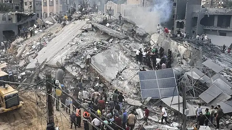 İsrail yine mülteci kamplarını vurdu