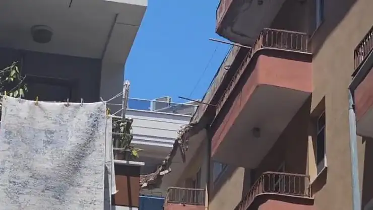 İstanbul Bahçelievler'de Bir Bina Daha Çöktü!
