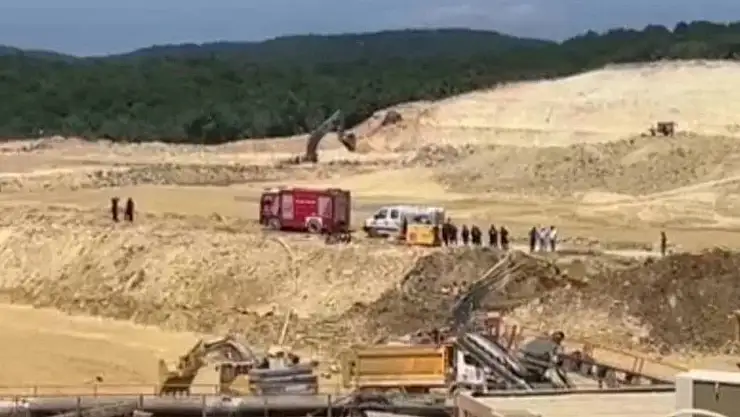 İstanbul Çatalca'da bir kum ocağında göçük meydana geldi!