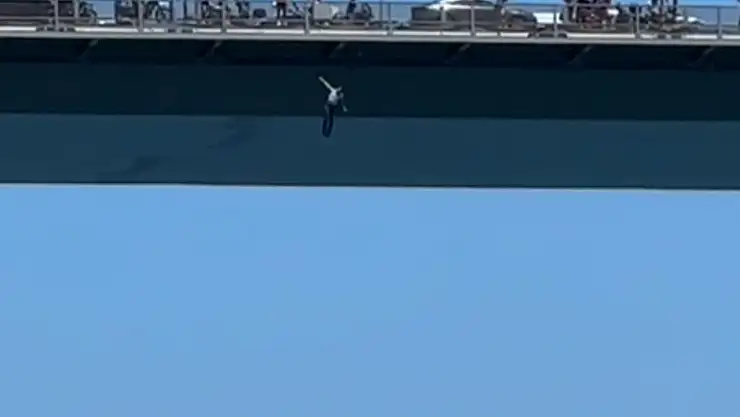 İstanbul'da köprüde intihar vakası! Kimliği belli oldu