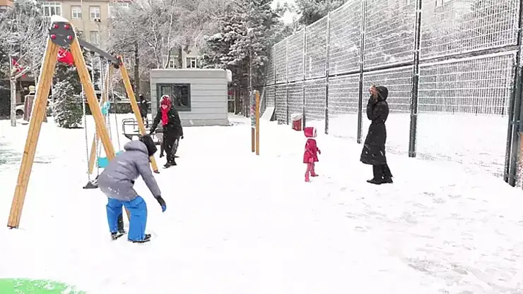 İstanbul'da Okullar Yarında Tatil