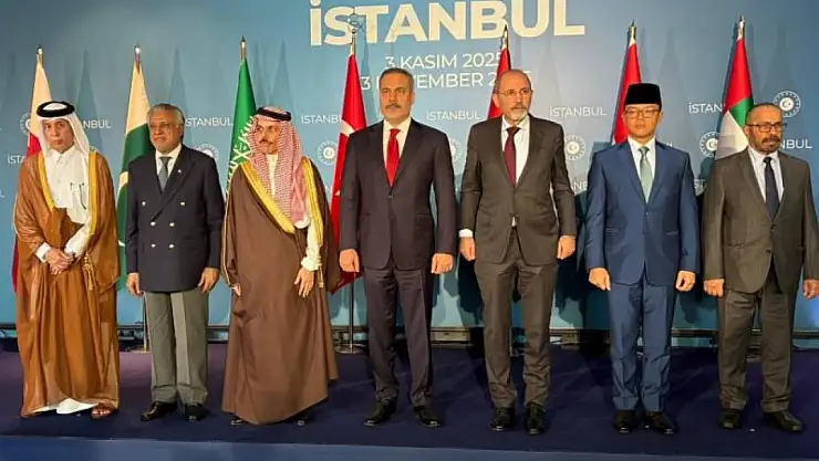 İstanbul'daki kritik Gazze toplantısı başladı