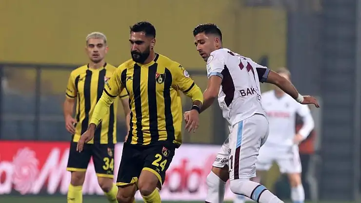 İstanbulspor Yönetimi, Trabzonspor karşısında takımı sahadan çekti