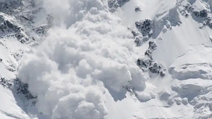 İsviçre'de Çığ Faciası 3 Ölü, 1 Yaralı