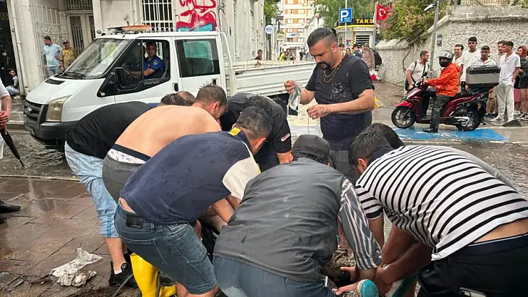 İzmir'de Feci Olay: Yol Ortasında Elektrik Akımına Kapılarak Can Verdiler!