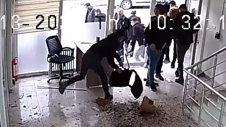 Kaçak Elektrik Cezası Yediler Elektrik Şirketini Bastılar