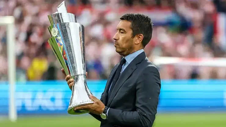 Kartal'ın Yeni Hocası Giovanni van Bronckhorst Oldu!