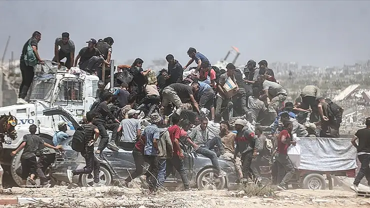 Katliamcı İsrail'in Gazze'ye saldırılarında 5'i yardım bekleyen, 19 Filistinli hayatını kaybetti