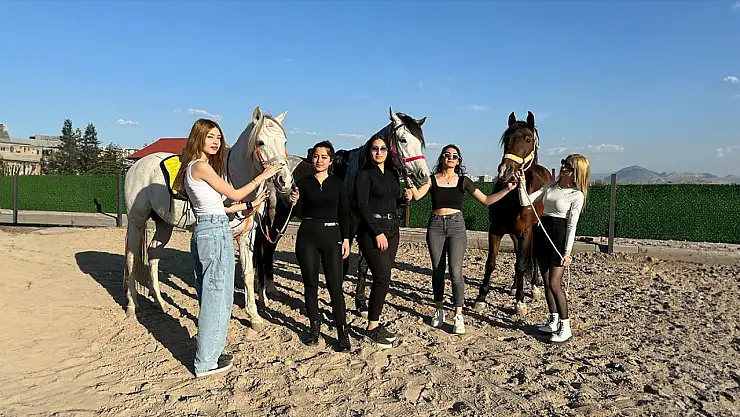 Kayseri'nin At Çiftliği: Tulpar Binicilik Hizmete Açıldı