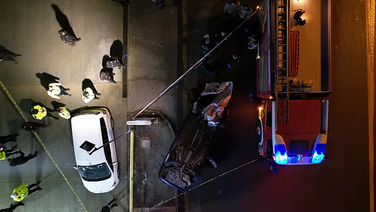 Kaza Yapan Araca Başka Bir Araç Çarptı, 2 Can Aldı