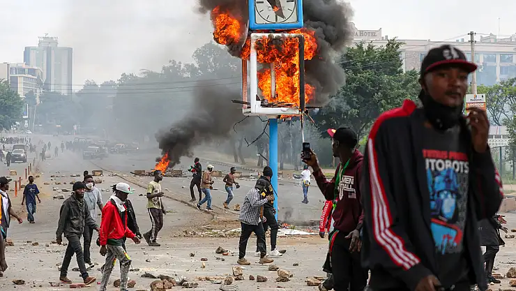Kenya'da sokaklar karıştı: 56 yaralı