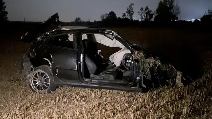Kontrolden Çıkan Araç Tarlaya Uçtu: 1 Ölü, 2 Yaralı
