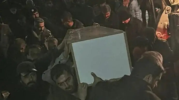 Köpeklerin Saldırısı Sonucu Ölen 12 Yaşındaki Eslem Toprağa Verildi