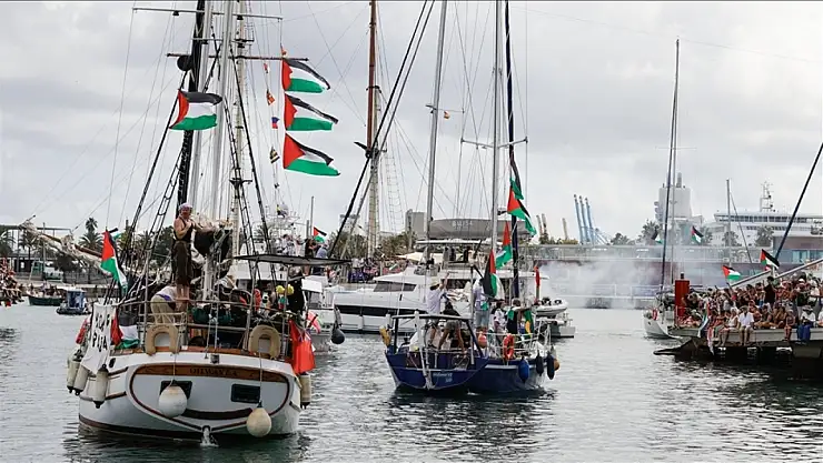 Küresel Sumud Filosu teknesine saldırı: Bir tarafı alev aldı!