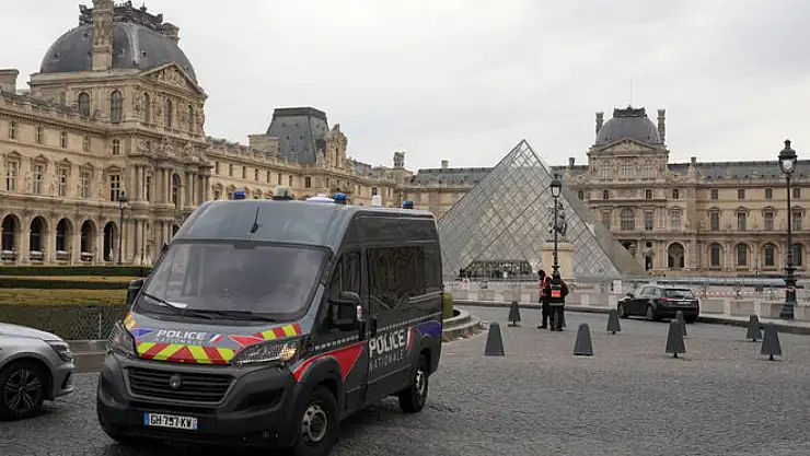 Louvre Müzesi'nden çalınan mücevherlerin değeri ortaya çıktı