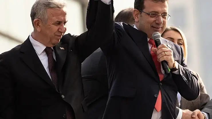 Mansur Yavaş'tan İmamoğlu Ailesine Ziyaret! Yavaş Adaylıktan Çekiliyor Mu?