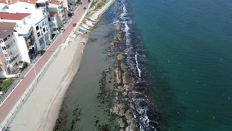 Marmara Denizi 10 metre çekildi, Kral Yolu ortaya çıktı