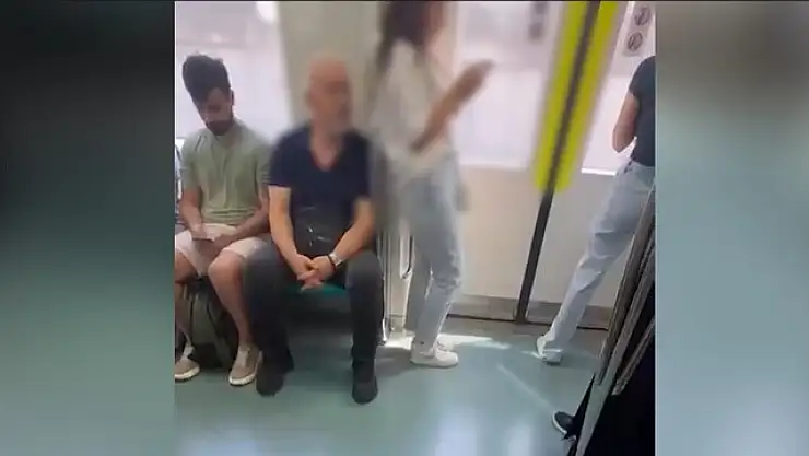 Marmaray'da gizlice kadının saçını koklayan şahsa gözaltı!