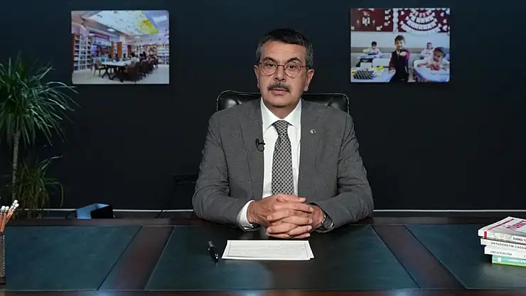 MEB'in Yeni Müfredatına Göre Hazırlanan Kitaplara Milyonlarca Liralık Masraf