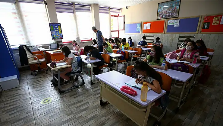 MEB mevzuata aykırı durum tespit edilen 21 okulun ruhsatını iptal etti