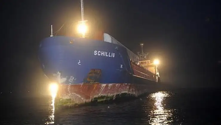 Mersin'de Korku Dolu Anlar! Kuru Yük Gemisi Yan Yattı, Personel Tahliye Ediliyor