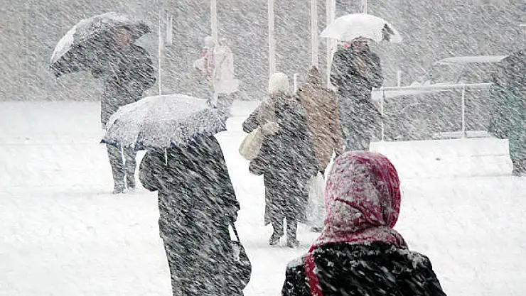 Meteoroloji'den 33 İle Sarı Kodlu Uyarı! Kar Etkisini Sürdürüyor